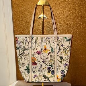 Gucci Bloom Collection Floral Cream Tote Bag 💐🌸🌷..Stunning! Looks New!
